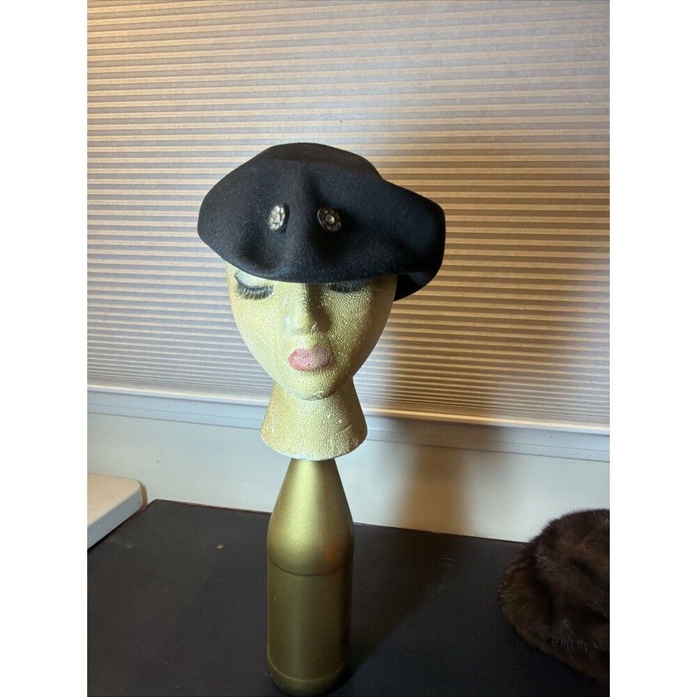 Vtg 1940s 1950s MERFELT Black Wool Doeskin Felt Beret Hat Rhinestone Buttons